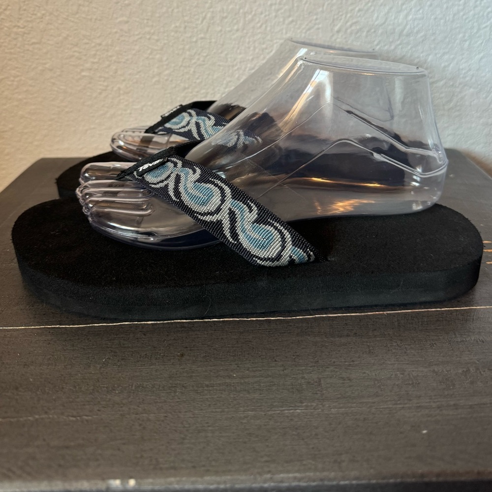 Teva mush flatform thong flip flop